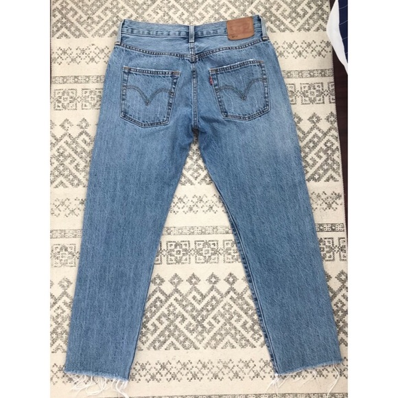 Levi’s Distressed Boyfriend Jeans - Picture 2 of 2